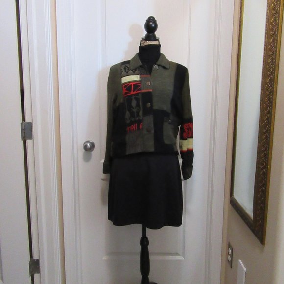 Top Blazer goes over  top a underneath top - Picture 3 of 8